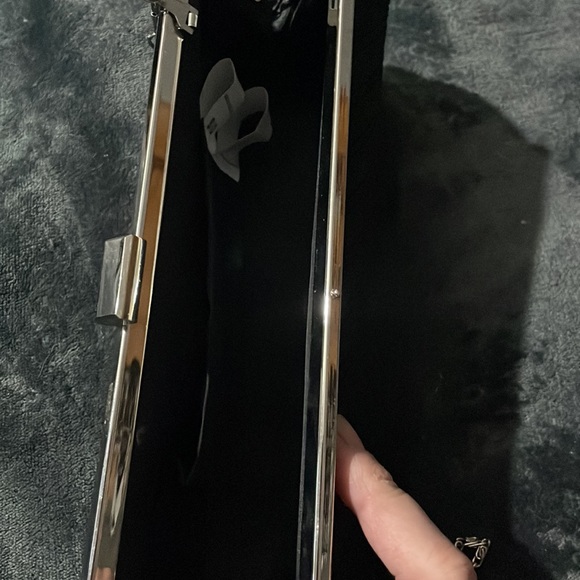 Clutch - Picture 2 of 3